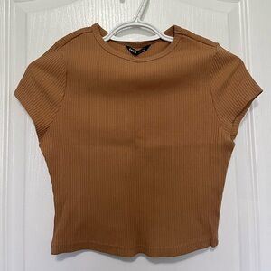 Tan short sleeve crop top
